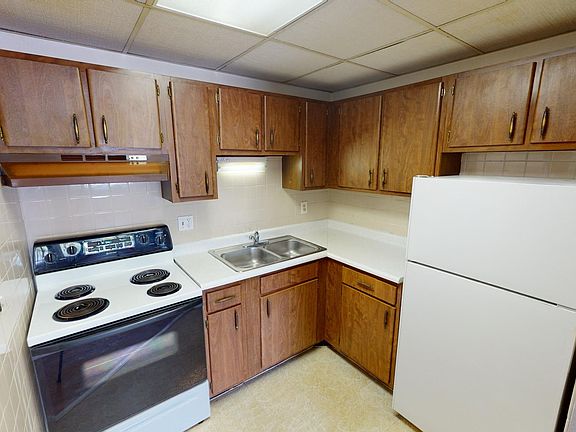 2nd image of 124 Chestnut St #103