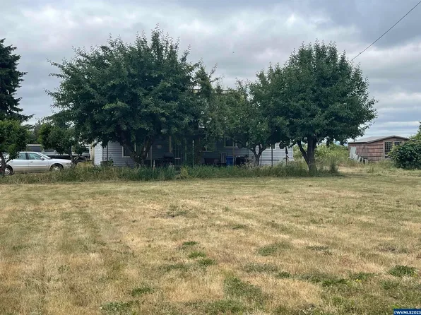 93094 River Rd, Junction City, OR 97448