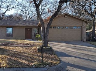 749 Timberoaks Dr, Azle, TX 76020