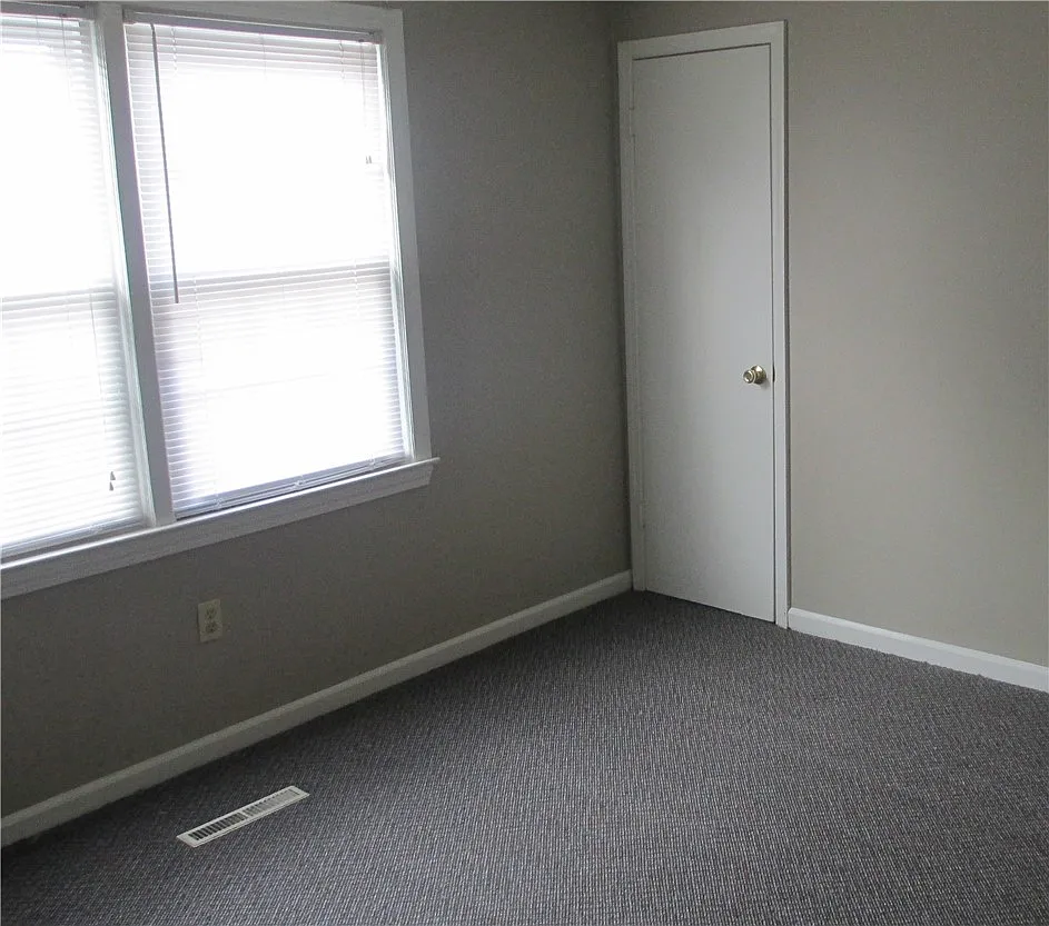 2 bed, 1.0 bath, $1,000 — Photo 4