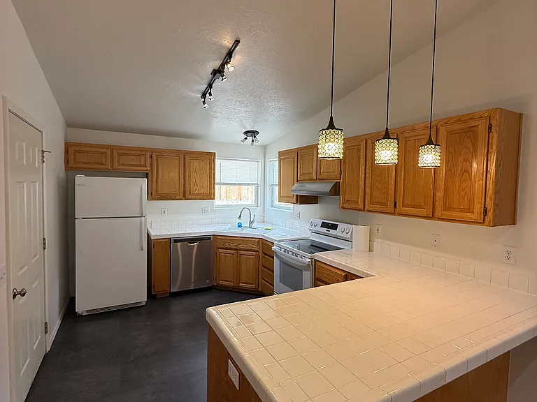 521 SW Forest Grove Dr — Photo 5