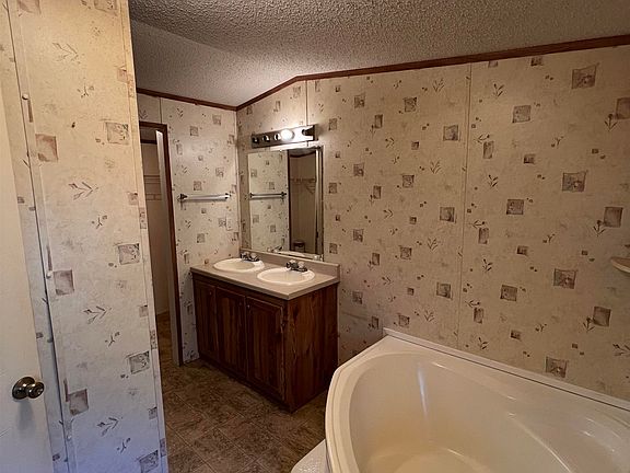 5th image of 117 E Greencastle