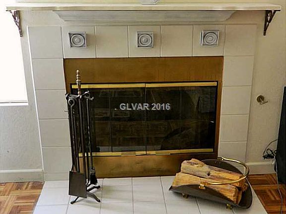 3rd image of 8213 N Gunther Cir