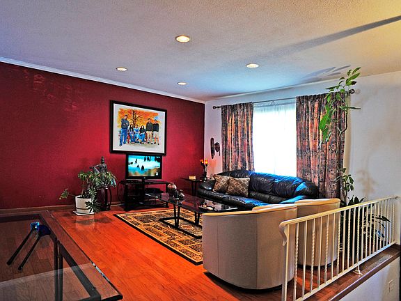 3rd image of 2112 Bishopsgate Dr