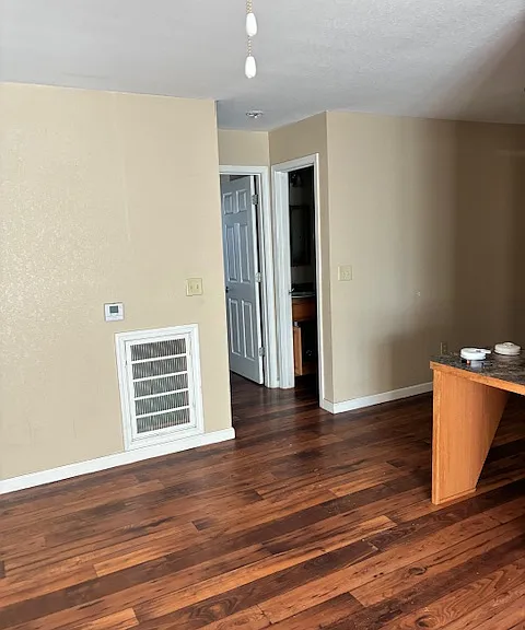 600 E Curry Ln #11 — Photo 3