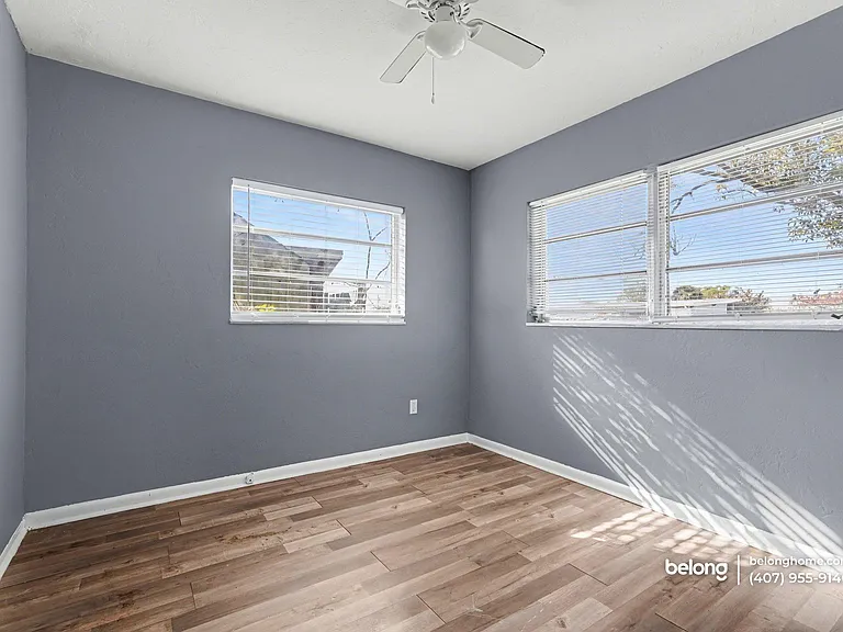 865 Canada St NE — Photo 9