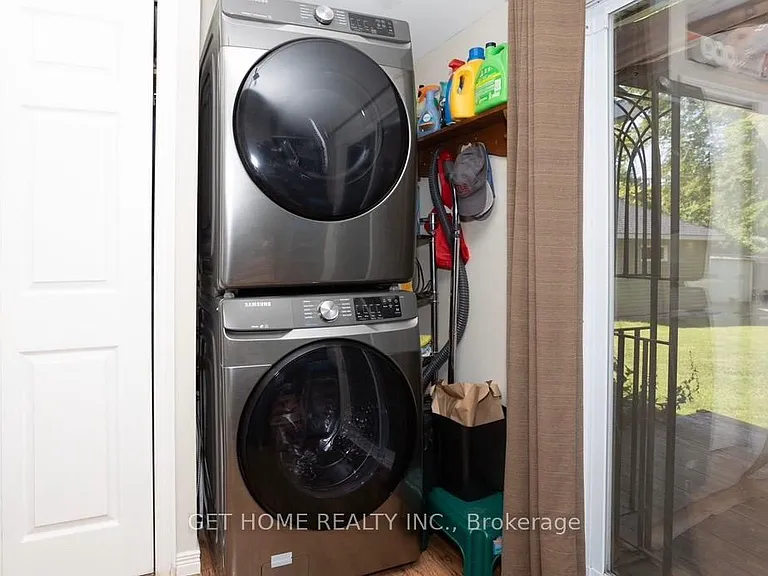 24 Hargrave Rd — Photo 15
