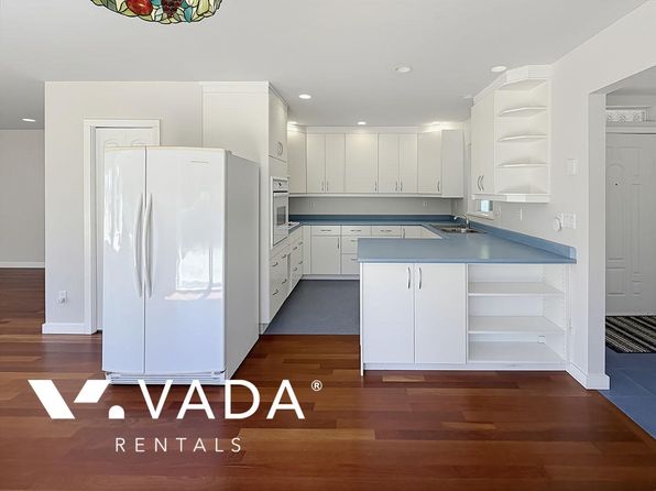 2 bedroom rental in Surrey — photo 7