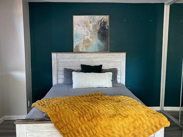 Bedroom/office or additional bed side 2/3
