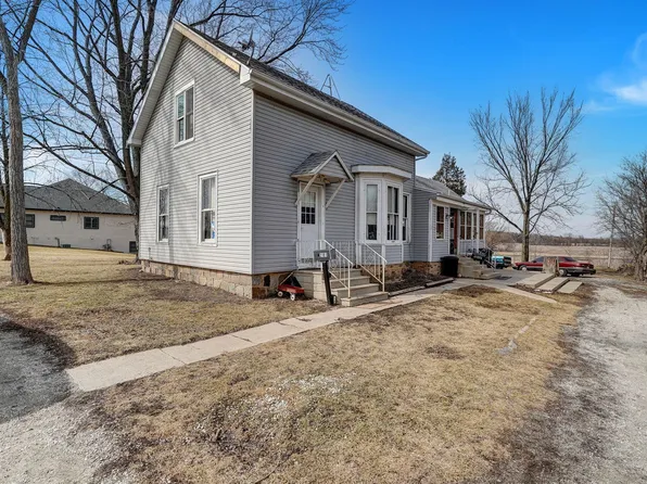 1612 10th Ave, Union Grove, WI 53182