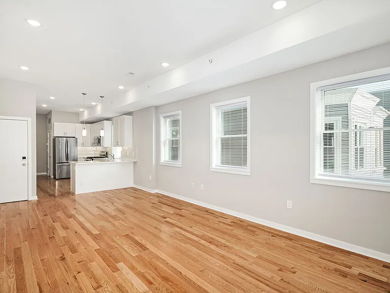 1924 W Girard Ave #3 — Photo 2
