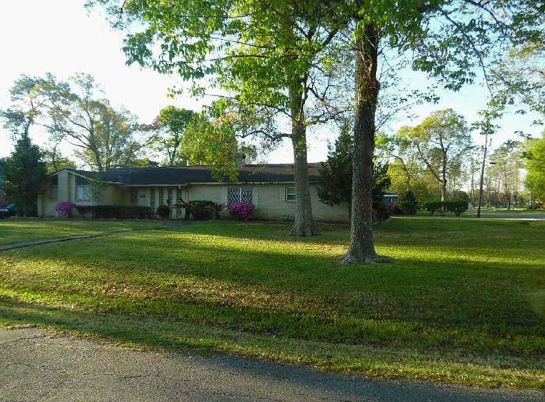 1st image of 7555 Forest Park Dr