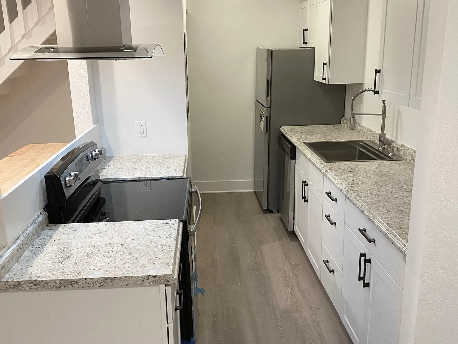 5062 Amy Dr — Photo 2