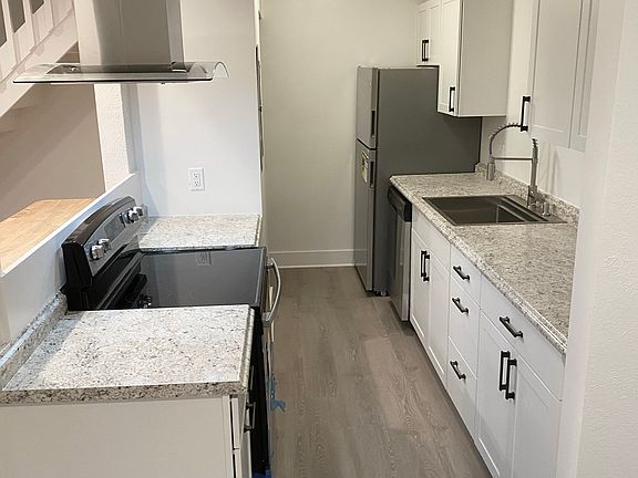 2nd image of 5062 Amy Dr #8