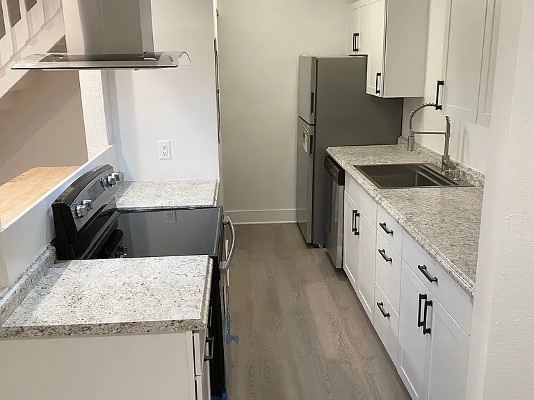 5062 Amy Dr #8 — Photo 2