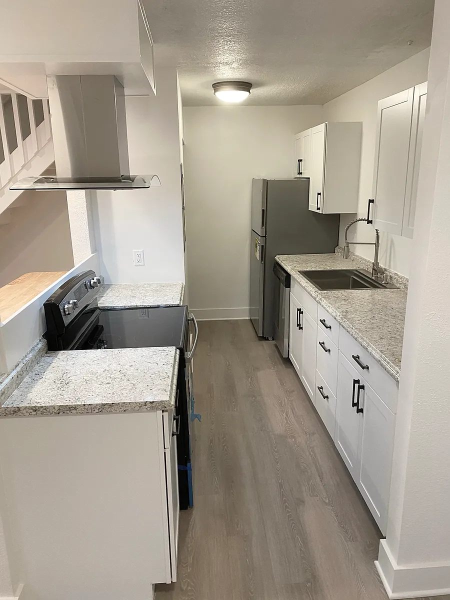 Building Photo - 5062 Amy Dr #8