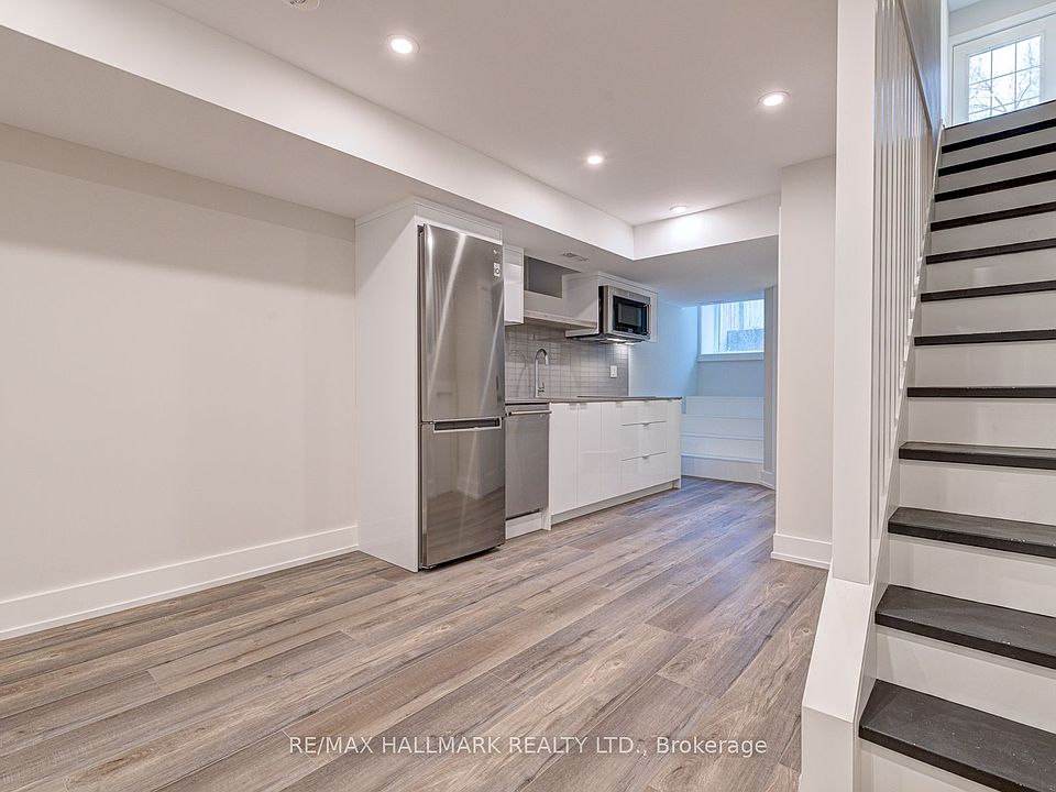 1st image of 924 Broadview Ave #B