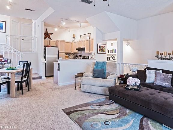 4th image of 627 Island Place Way