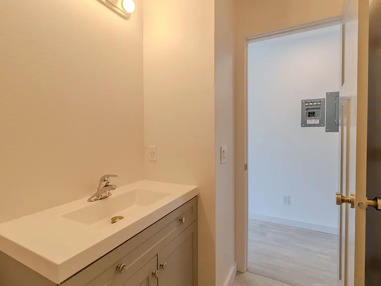 Ingalls Avenue Apartments — Photo 27