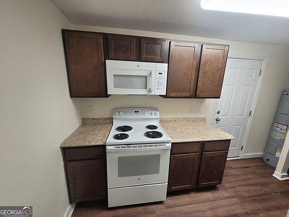 2nd image of 6 Hester Dr