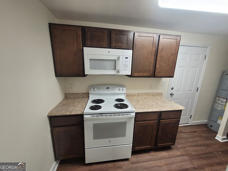 2nd image of 6 Hester Dr