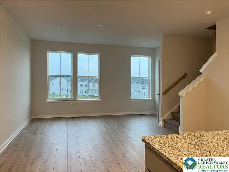 7620 Clayton Ave — Photo 5