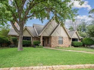 2509 Spring Valley Dr, Bedford, TX 76021