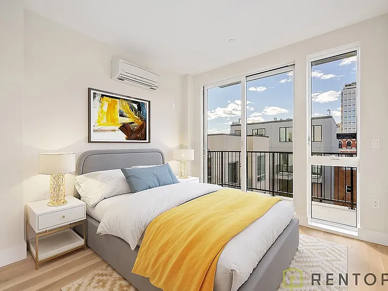 228 Berry St #704D — Photo 3