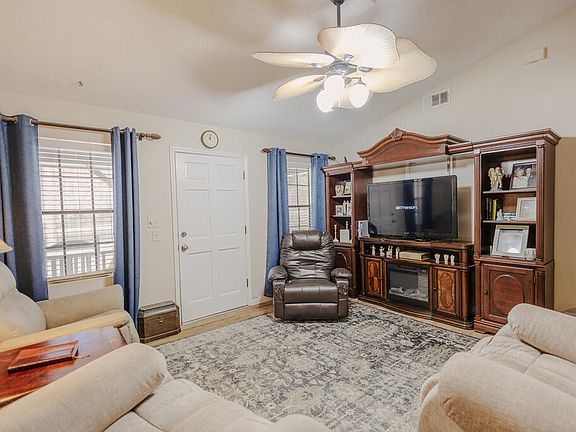 4th image of 355 Knoll Rd