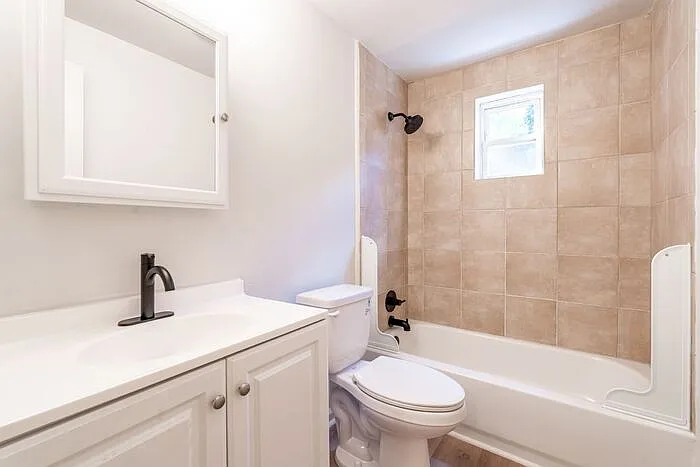 1135 Woodland Ave NE #9 — Photo 8