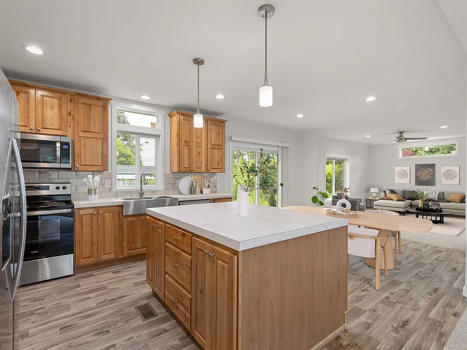 6772 NE Whidbey Dr