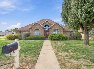 1217 N New Castle Ave, Springfield, MO 65802