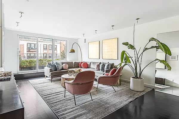 1st image of 114 E 72nd St APT 17C