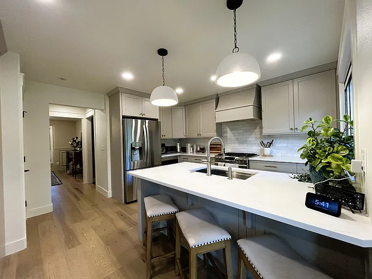 1035 Ashford Ct — Photo 8