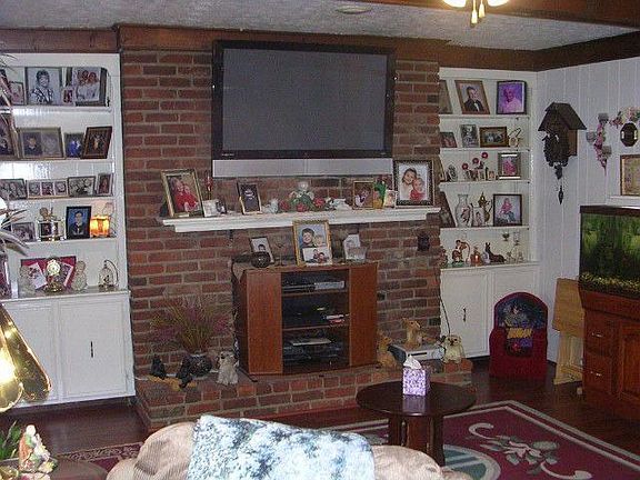3rd image of 7501 Russell Ave