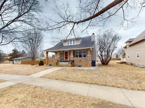 811 W Cedar St, Cherokee, IA 51012