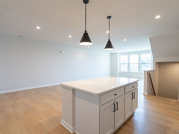 4th image of 3426 Carlton St #10A