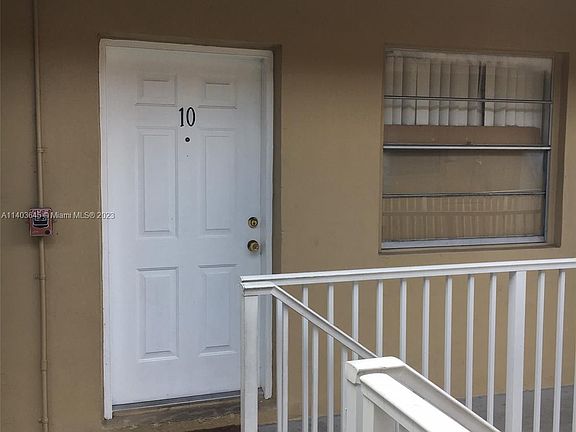 4th image of 16118 NE 21st Ave APT 10