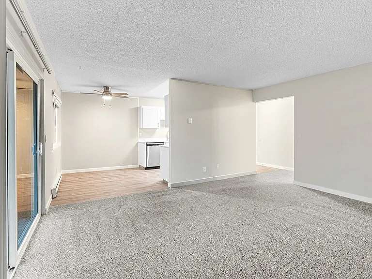 Cascade Vista — Photo 17