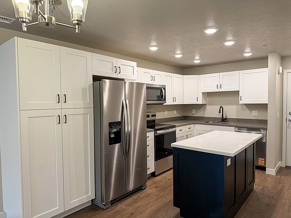 3rd image of 1032 E 400 S APT 103B
