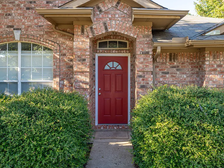 3209 Weeping Willow Ct — Photo 2