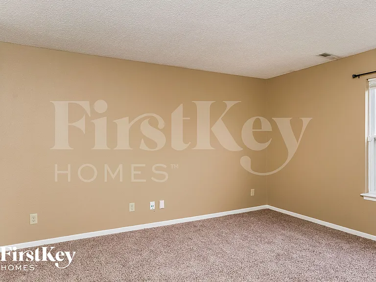 96 Winterwood Dr — Photo 10