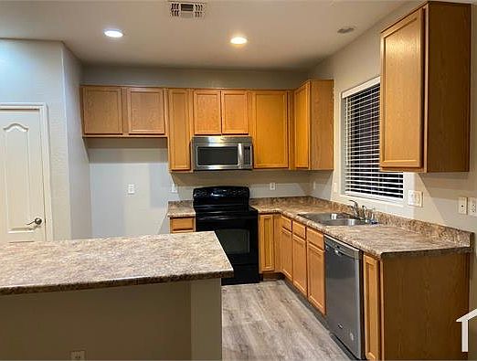 5th image of 41313 W Parkhill Dr