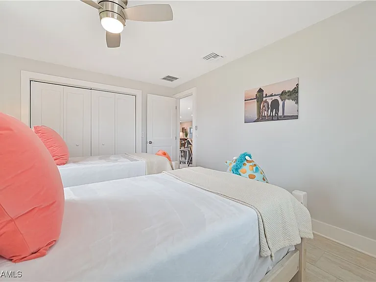 13840 Sleepy Hollow Ln — Photo 27