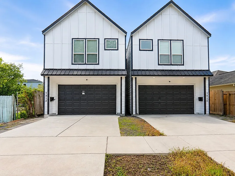 7812 Colonial Ln