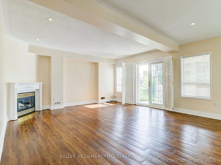 366 Old Harwood Ave — Photo 3