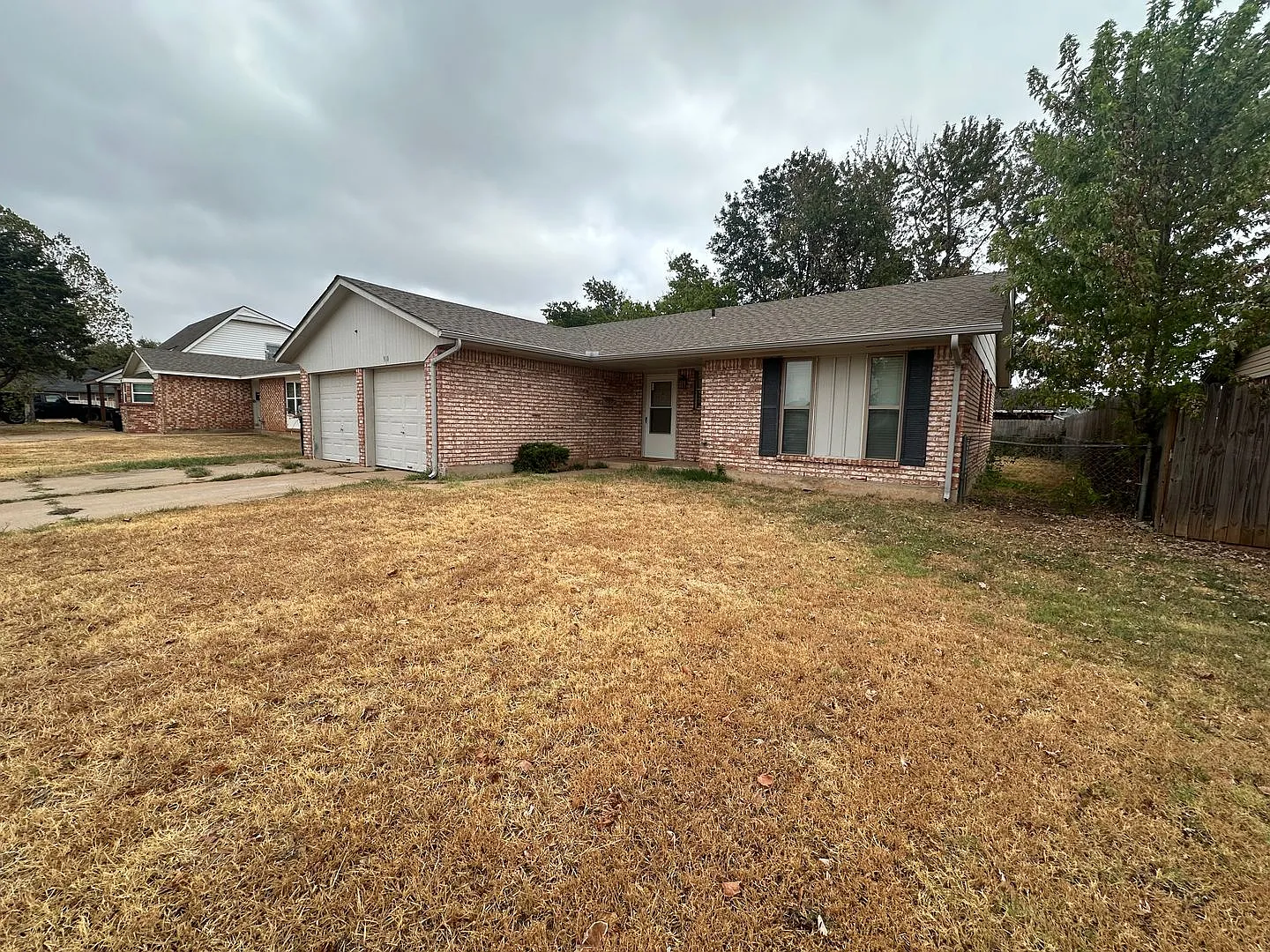 Beautiful Updated 3 Bed, 1 3/4 Bath, 2 Car Garage — Photo 2
