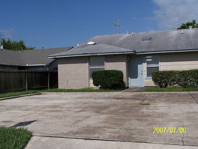 1st image of 5515 Lochmoor APT 1