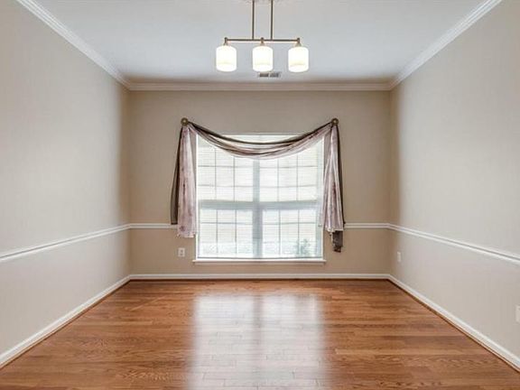 4th image of 21440 Humbolt Sq