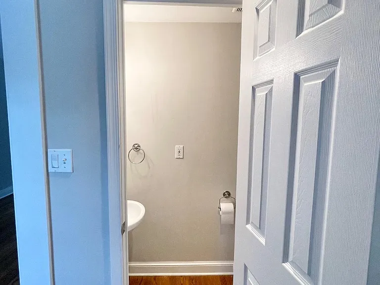 2528 N Winchester St — Photo 11